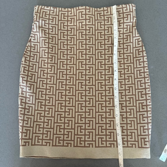 Balmain Monogram Jacquard Knit Mini Skirt size 38 NWOT - Picture 11 of 11